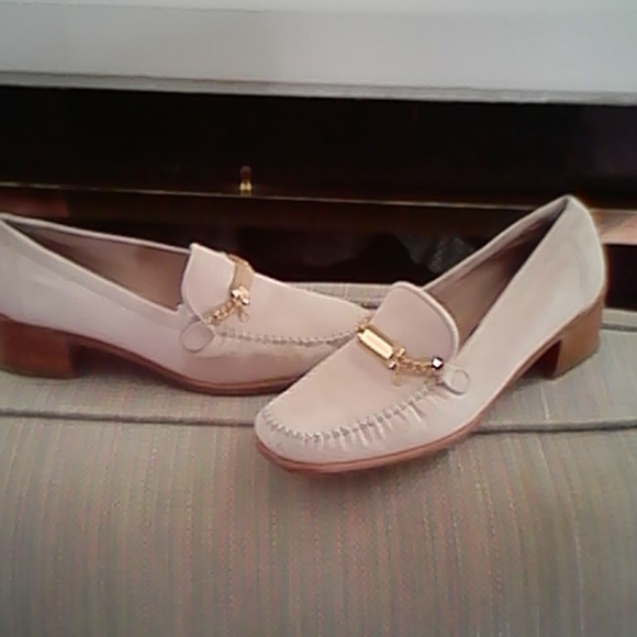 Stuart Weitzman Shoes - Stuart Weitzman Suede Shoe's